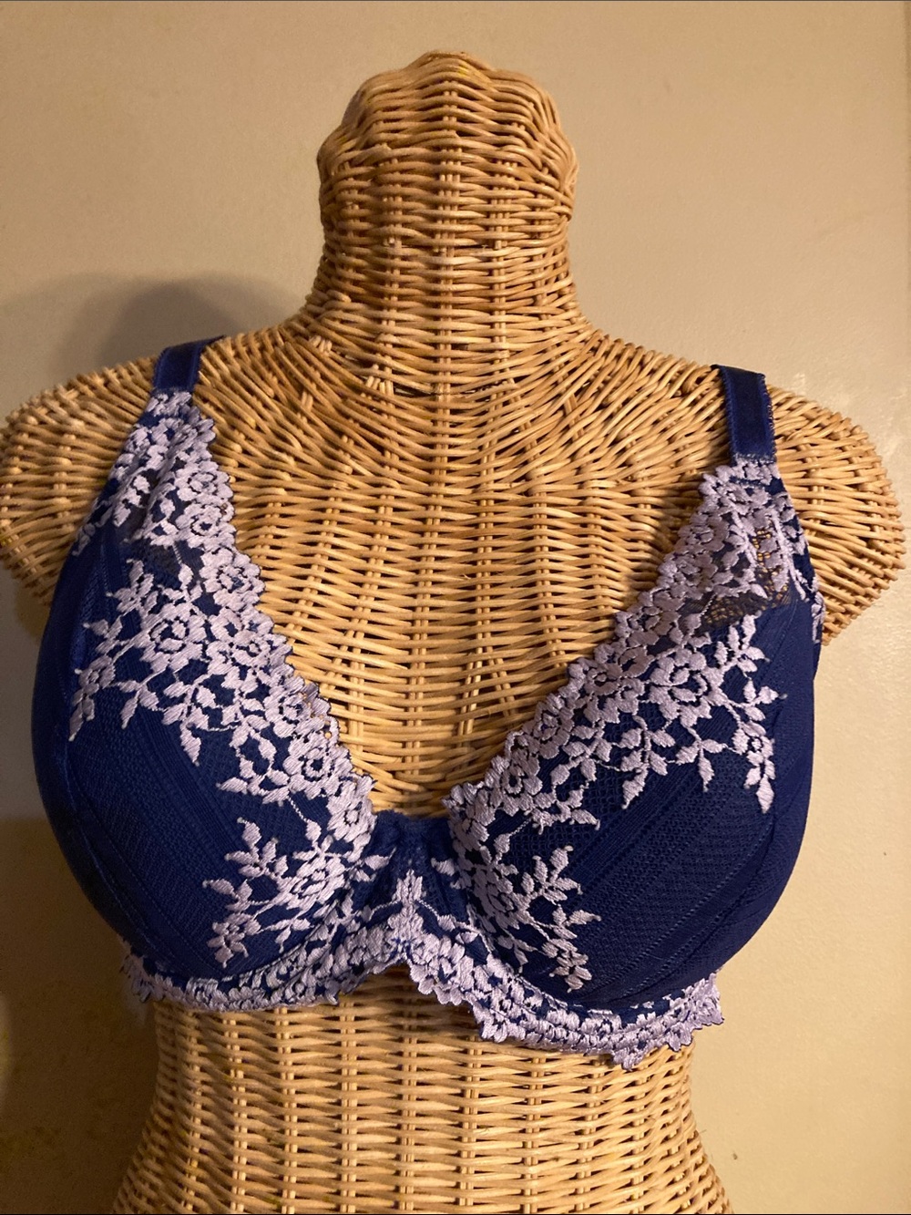 Wacoal Lace-Trim Underwire Bra - Navy with Lilac Floral Accents 38D‎